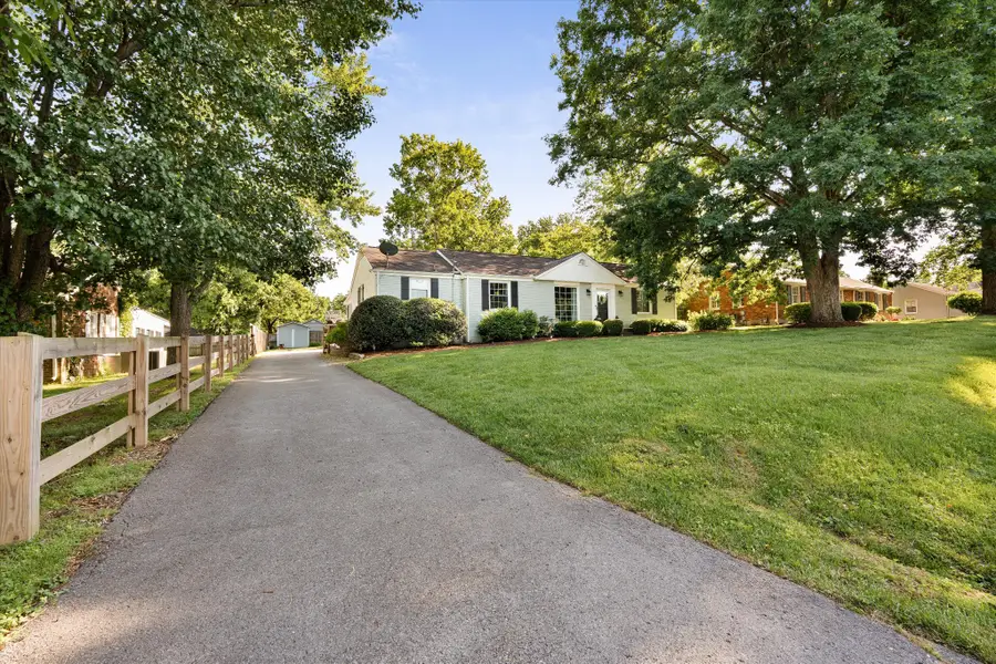 513 Brentlawn Dr, Nashville, TN 37220 - #2