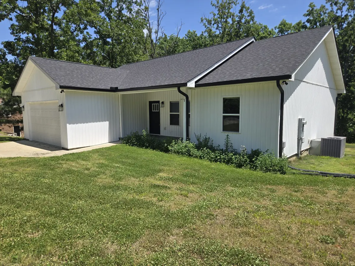 111 Friel Dr, Waverly, TN 37185 - #1