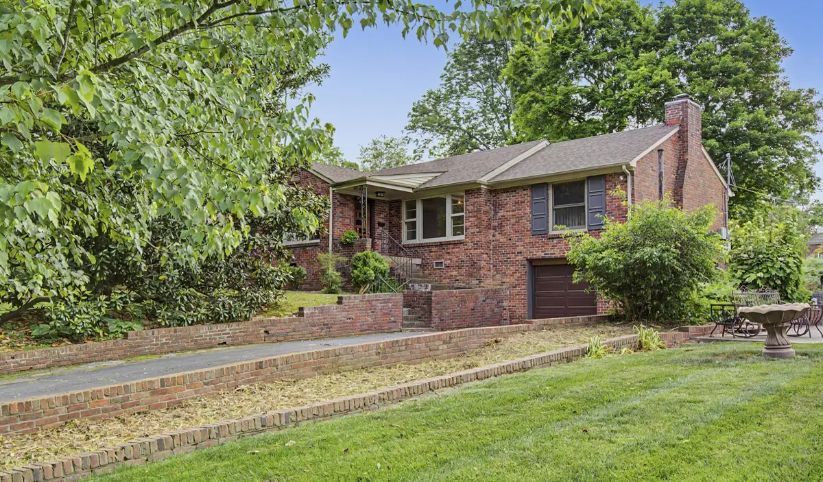 208 Trahern Ln, Clarksville, TN 37040 - #1