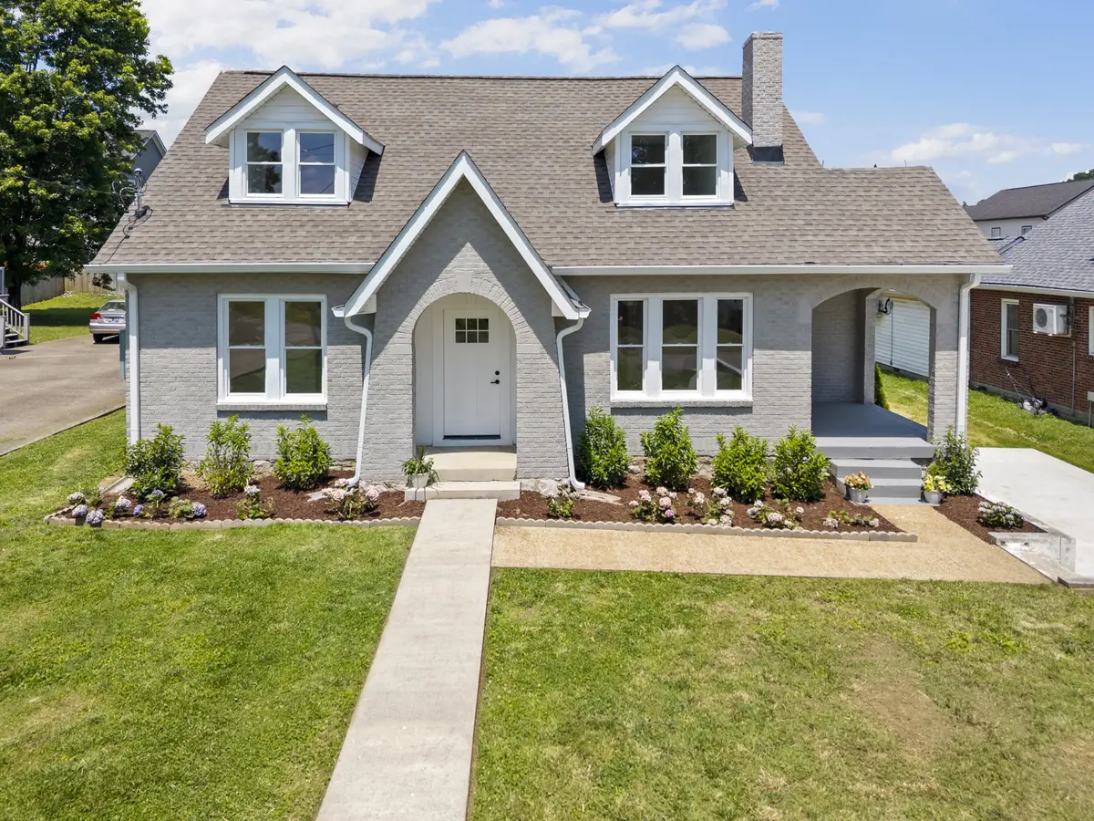 911 Fairwin Ave, Nashville, TN 37216 - #1