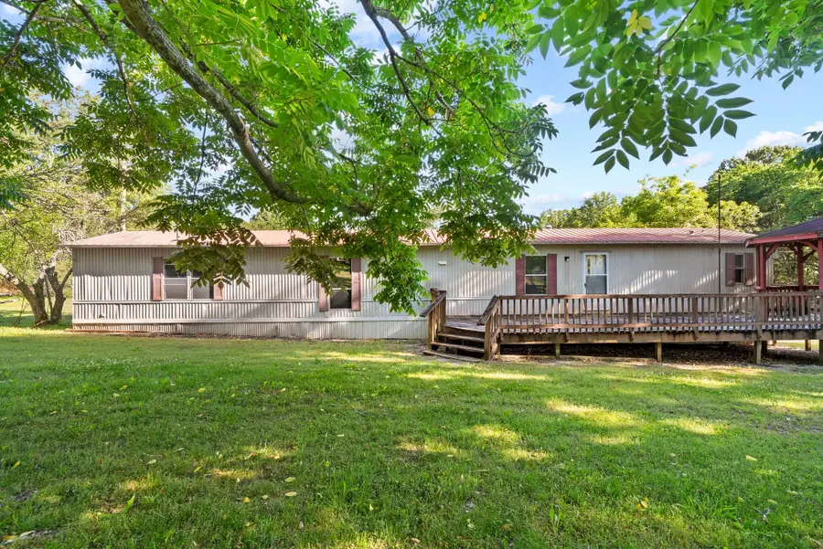 54 Frederick Pl, Linden, TN 37096 - #2