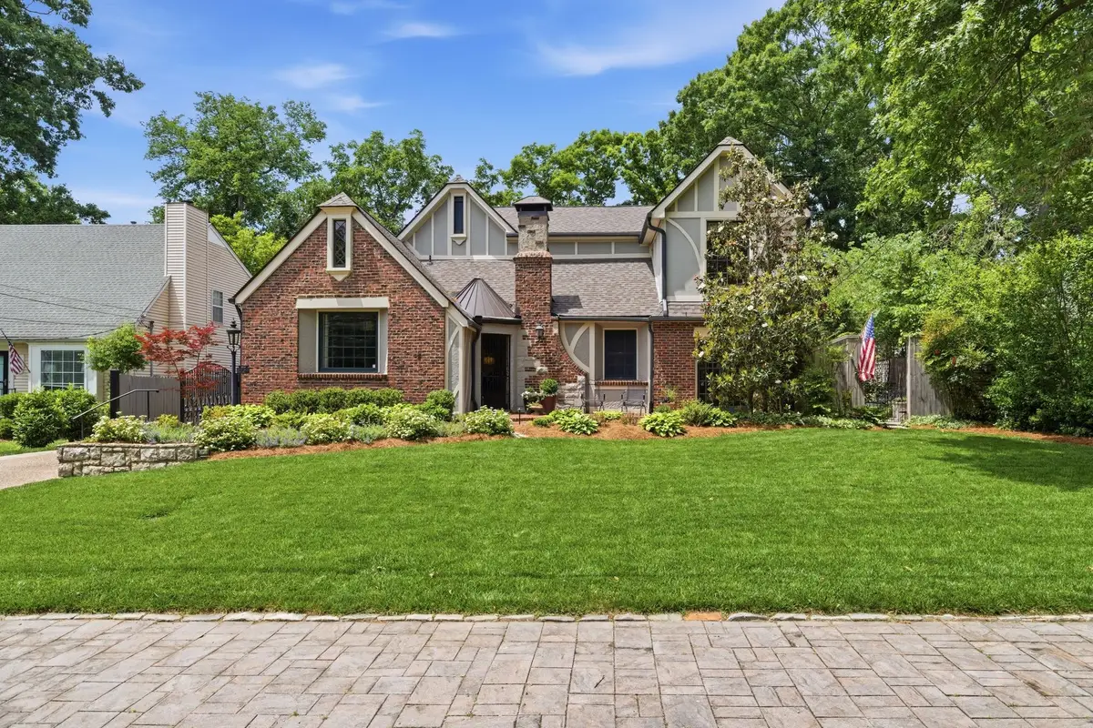 1724 Green Hills Dr, Nashville, TN 37215 - #1
