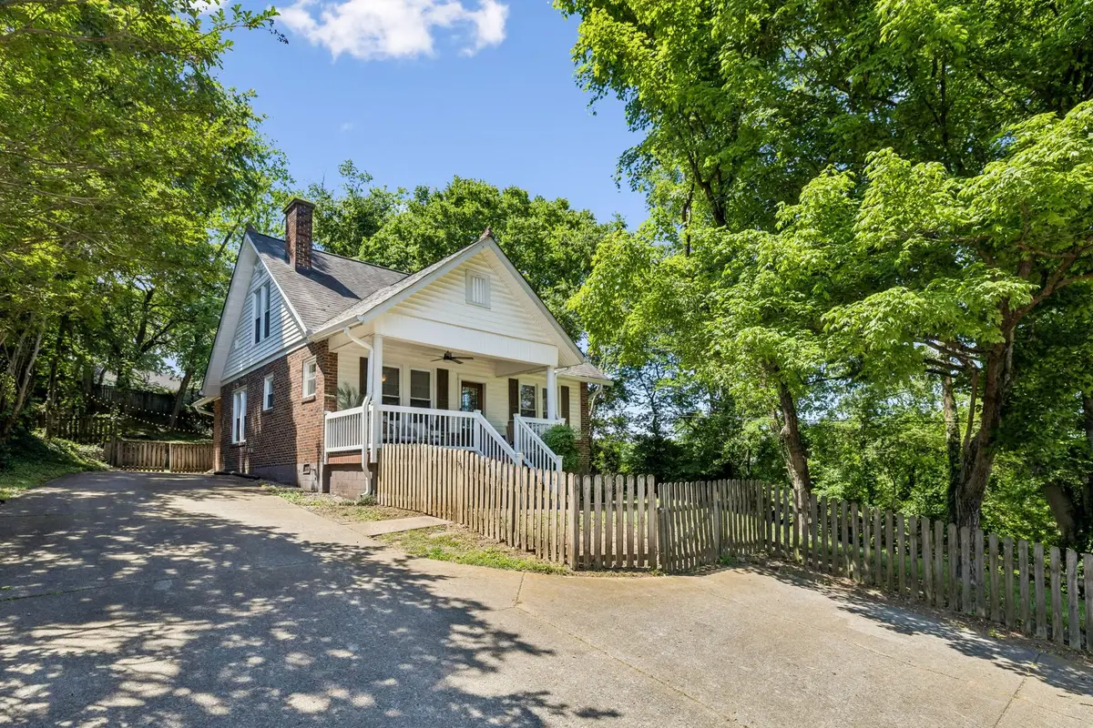 2687 Hartford Dr, Nashville, TN 37210 - #1