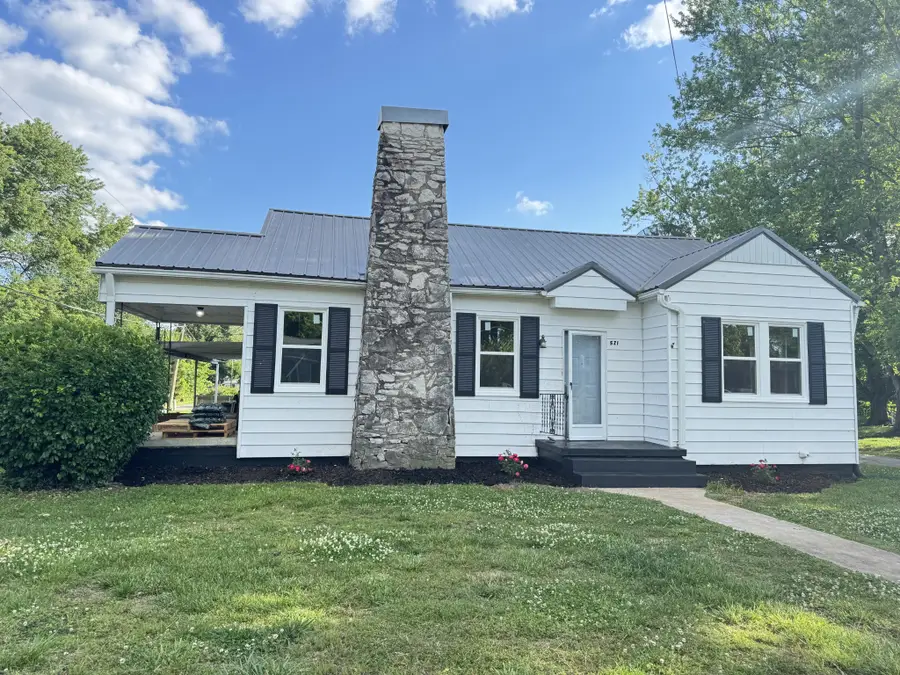 521 1st St, Lawrenceburg, TN 38464 - #2