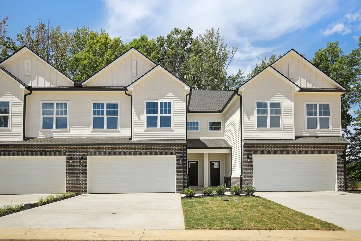1058 Stagecoach Dr, White House, TN 37188 - #1