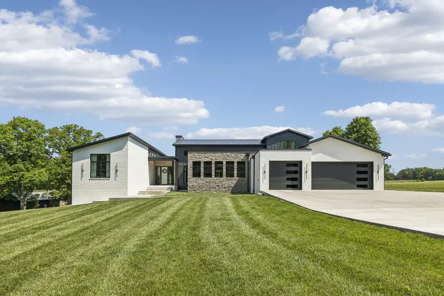 653 Hicks Edgen Rd, Pleasant View, TN 37146 - #2