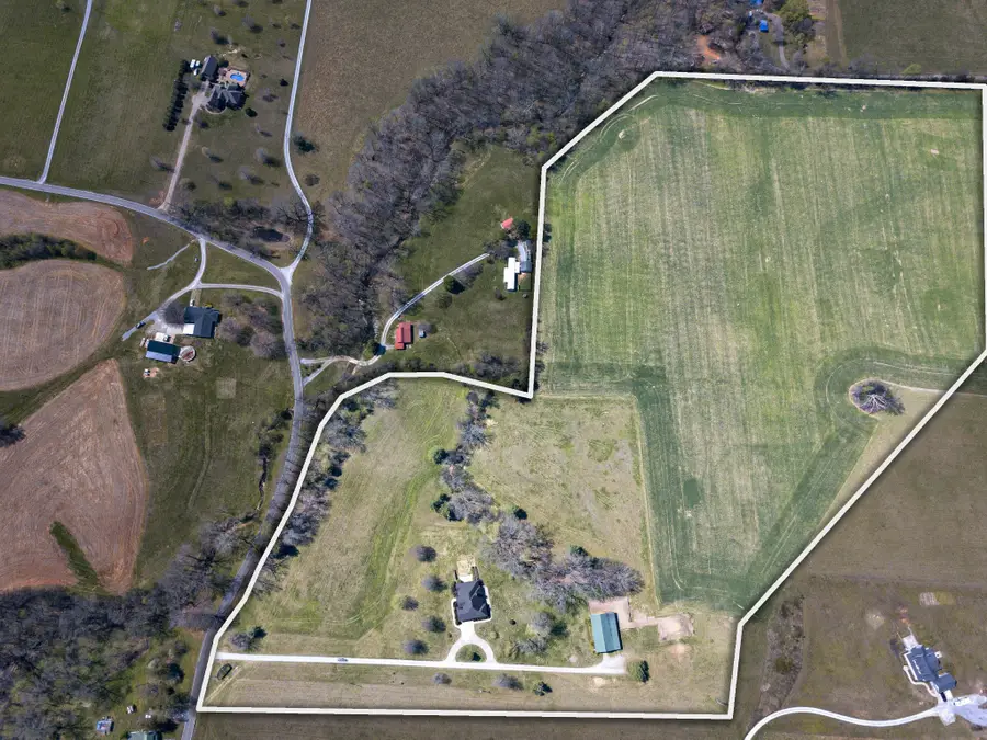 5144 Drake Rd, Cedar Hill, TN 37032 - #3