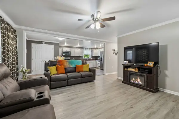 8181 Cedar Grove Rd, Big Sandy, TN 38221