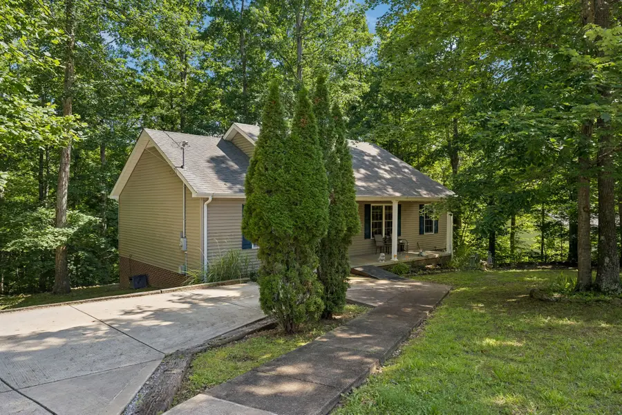 117 W Dell Rd, Dickson, TN 37055 - #2