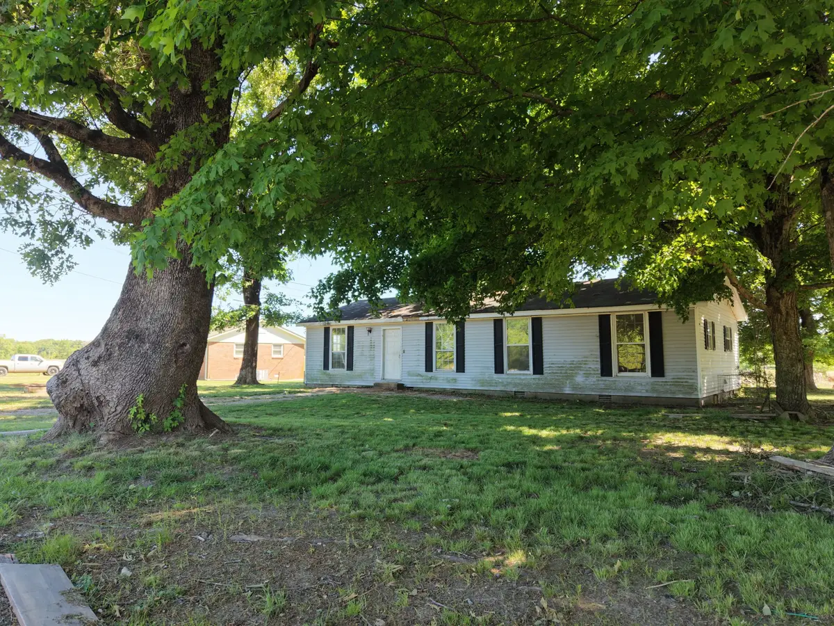 2040 Collinwood Hwy, Collinwood, TN 38450 - #1