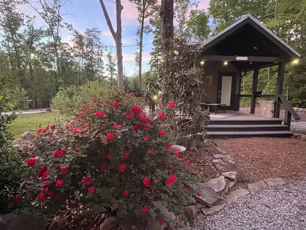 318 Waters Edge Way, Tracy City, TN 37387