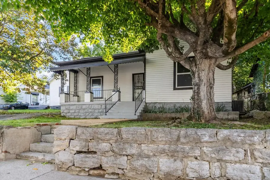1117 S Glade St, Columbia, TN 38401 - #2
