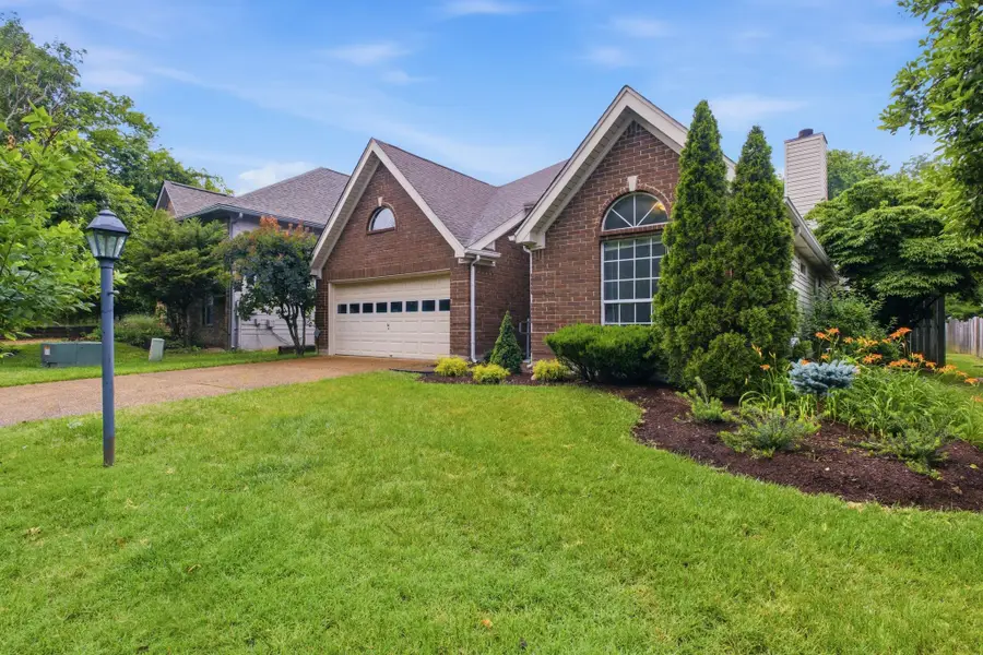 3552 Greenwood Dr, Hermitage, TN 37076 - #2