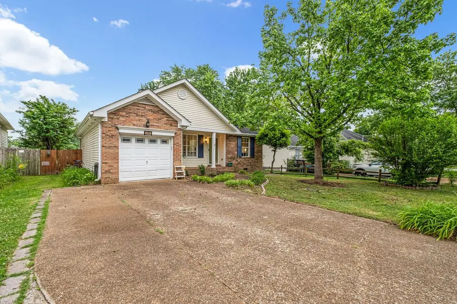 102 Oak Leaf Dr, Hendersonville, TN 37075 - #2