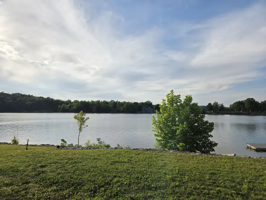 1039 River Front Dr, Clifton, TN 38425 - #2