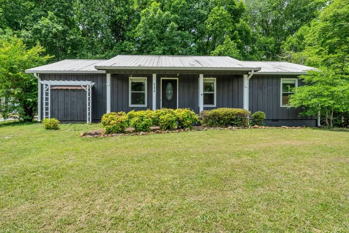 135 Briarwood Ct, Estill Springs, TN 37330 - #1