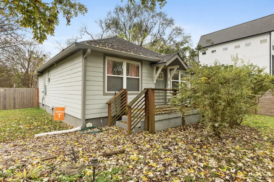 870 W Sharpe Ave, Nashville, TN 37206 - #2