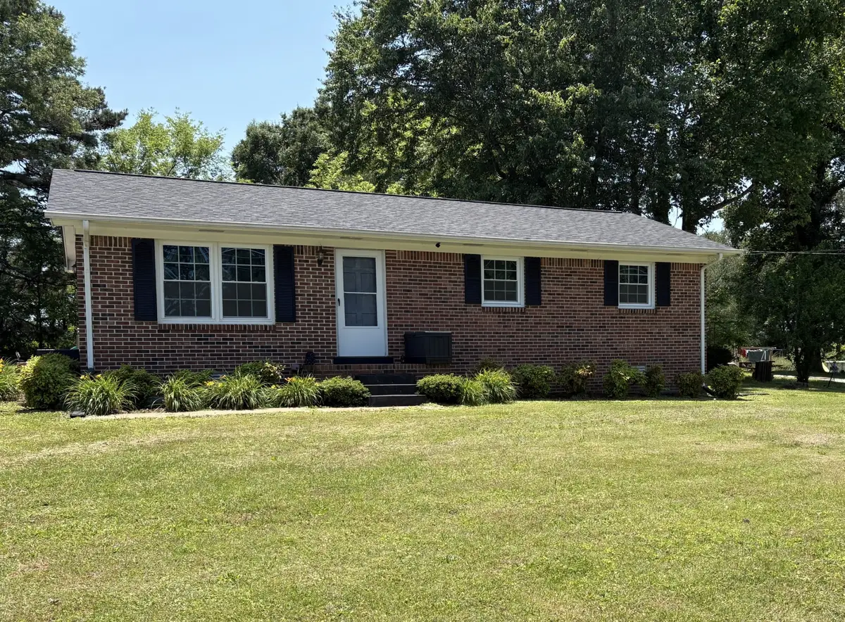 3417 Gimlet Rd, Lawrenceburg, TN 38464 - #1