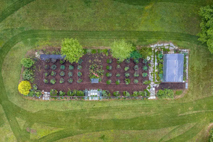 1098 Fred Gibbs Rd, White Bluff, TN 37187 - #2