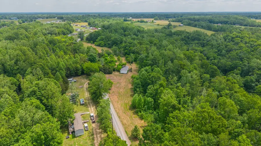 8489 Hoskins Hollow Rd, Westmoreland, TN 37186 - #2