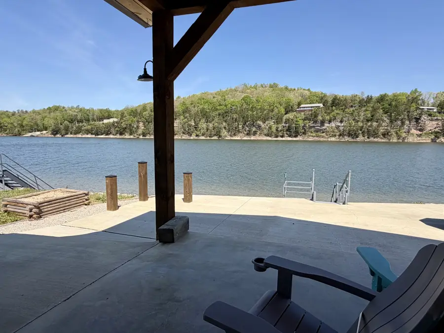188 S River Front Dr, Clifton, TN 38425 - #2