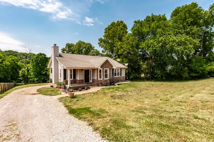 748 W Creek Dr, Clarksville, TN 37040 - #2