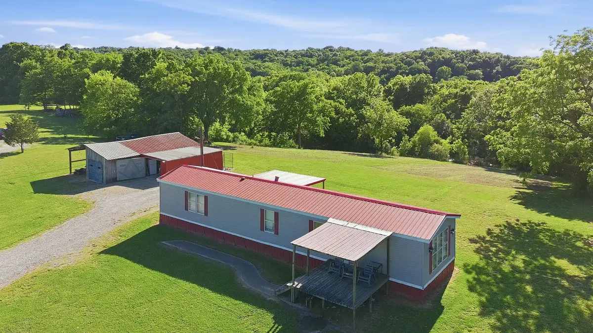 8526 Crawley Hill Rd, Mount Pleasant, TN 38474 - #1