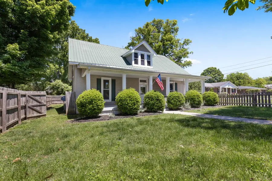 610 E Main St, Watertown, TN 37184 - #3