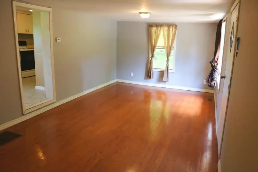 284 Watts Rd, New Johnsonville, TN 37134 - #3