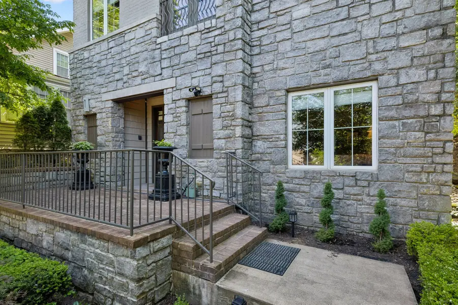 301 32nd Ave S, Nashville, TN 37212 - #2