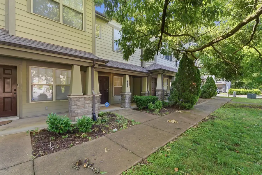 105 4th Ave #404, Murfreesboro, TN 37130 - #2