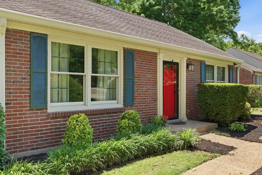 5621 Knob Rd, Nashville, TN 37209 - #2