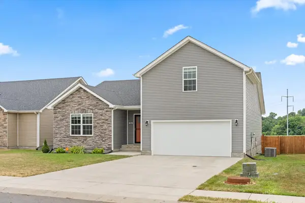 386 Pinkston Ct, Clarksville, TN 37040
