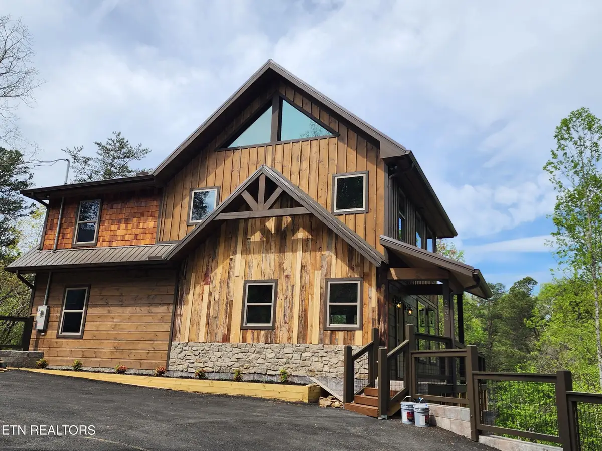 2733 Dogwood Loop Dr, Sevierville, TN 37876 - #1
