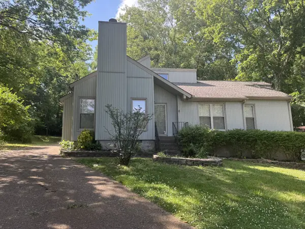 536 New Castle Ln, Hermitage, TN 37076