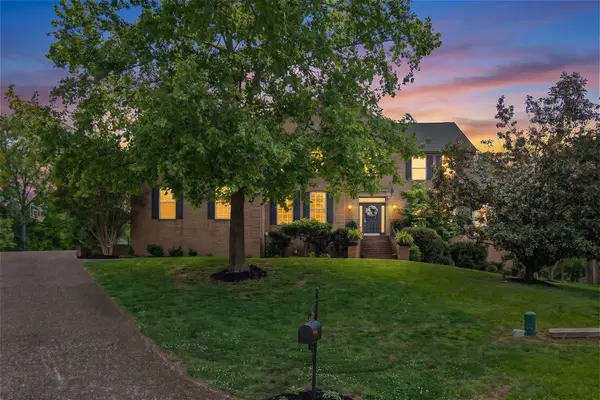 9015 Grey Pointe Ct, Brentwood, TN 37027