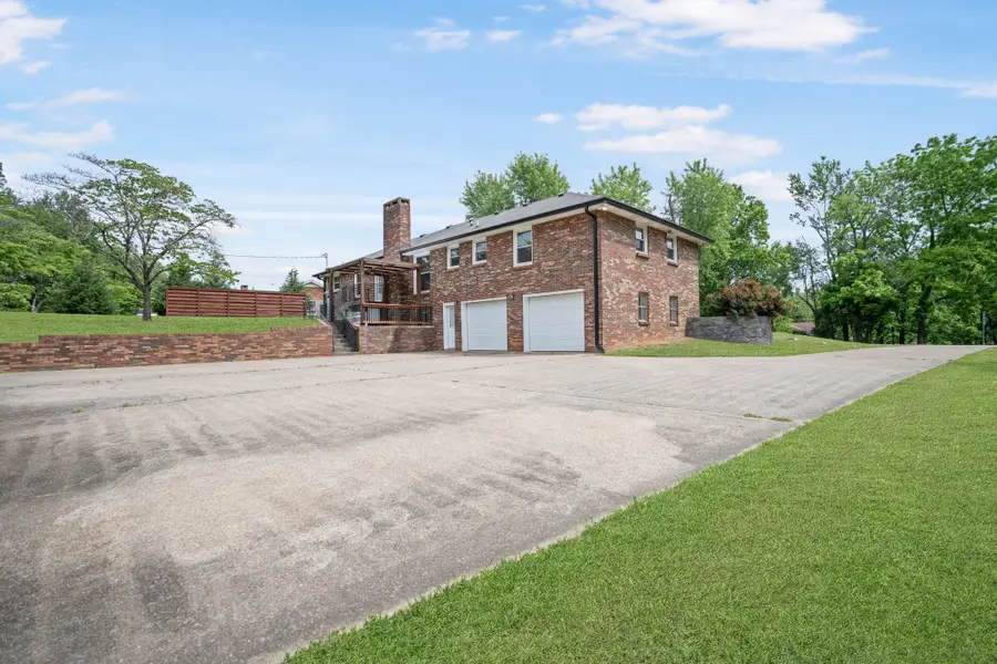 202 Chip N Dale Dr, Clarksville, TN 37043 - #3