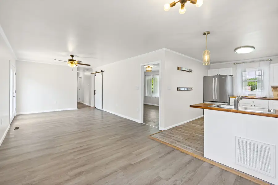 255 Washington St, Sparta, TN 38583 - #2