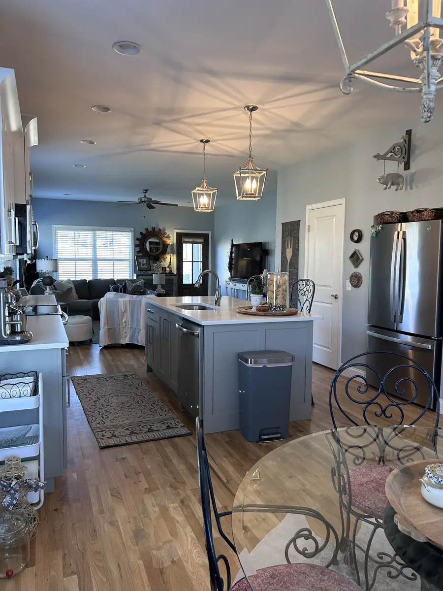 207 Walnut St N, Springfield, TN 37172 - #3