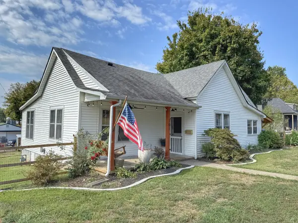 701 W 5th Street, Dickson, TN 37055