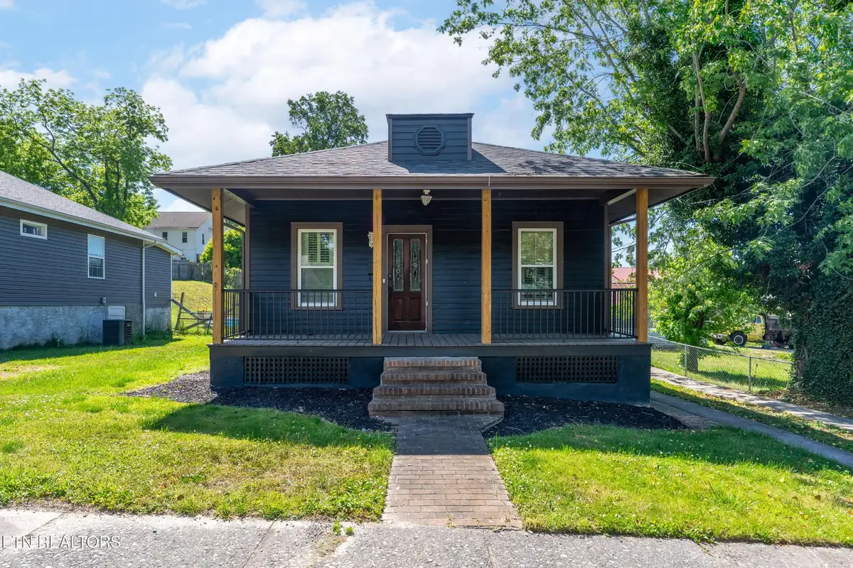 306 E Walden St, La Follette, TN 37766 - #1