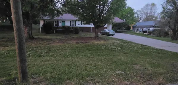 806 Bennett Street, Sweetwater, TN 37874