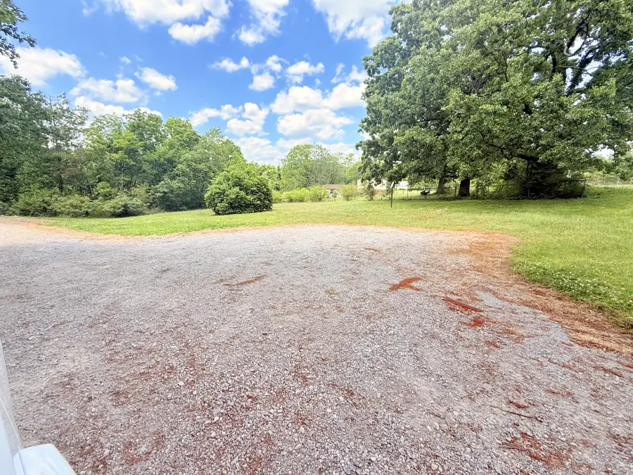 9092 E 40 Rd, Bon Aqua, TN 37025 - #2