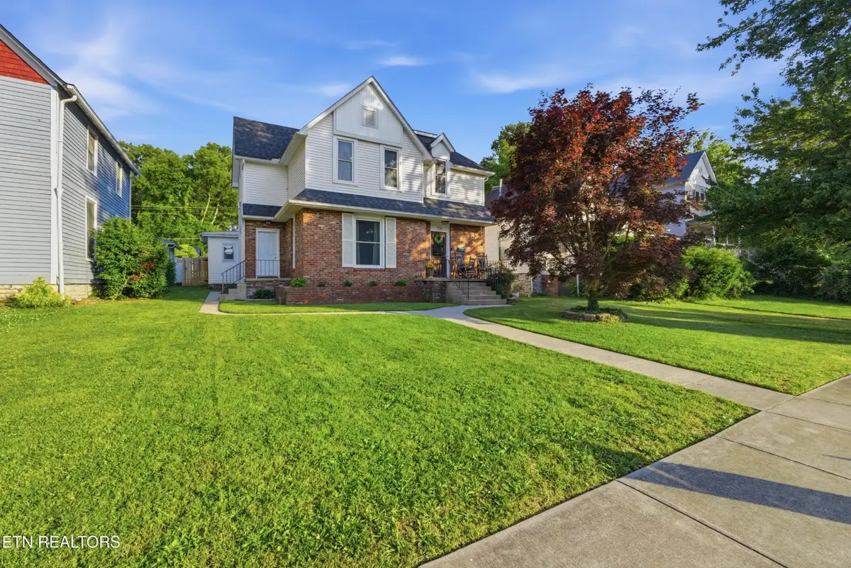 726 Clinton St, Harriman, TN 37748 - #1