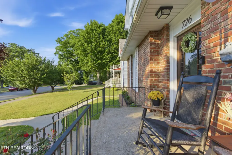 726 Clinton St, Harriman, TN 37748 - #3