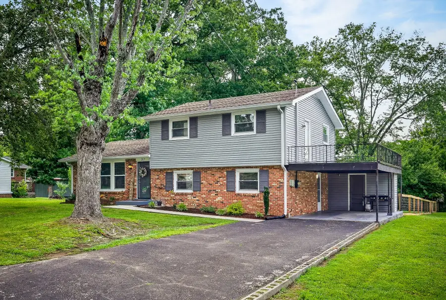 317 Lakeshore Dr, McMinnville, TN 37110 - #2