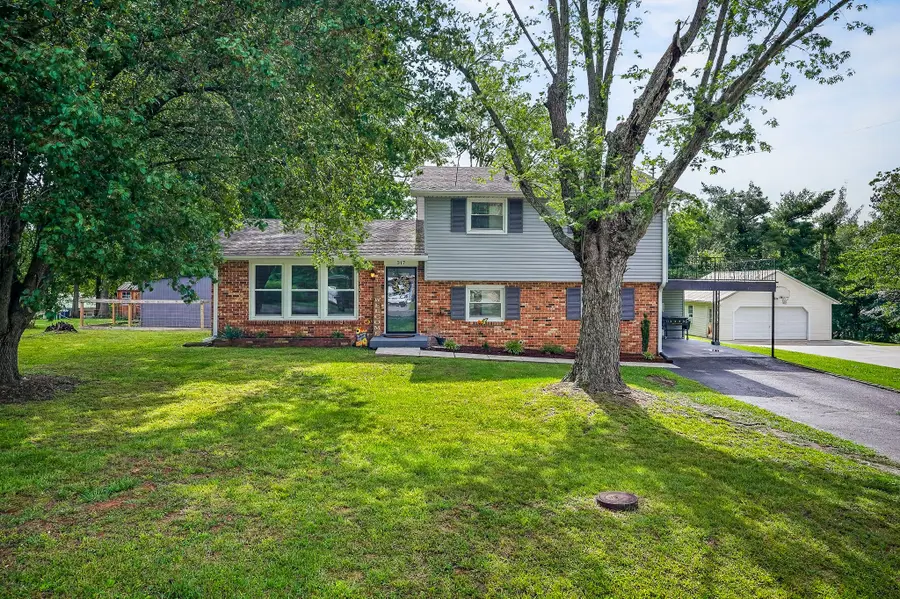 317 Lakeshore Dr, McMinnville, TN 37110 - #3