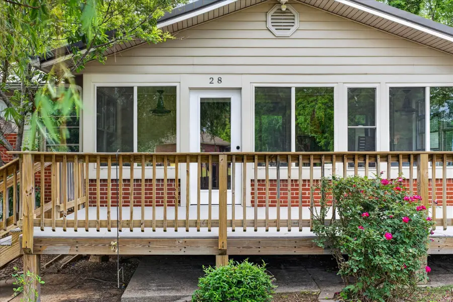 28 Hayes St, Clarksville, TN 37040 - #3