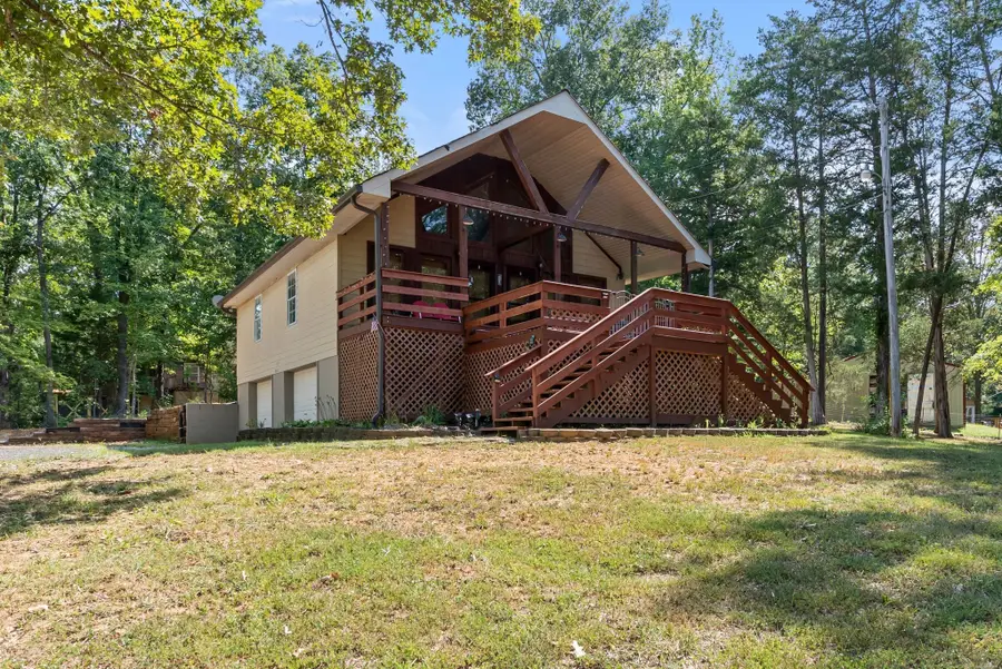 178 Cottage Cir, Linden, TN 37096 - #3