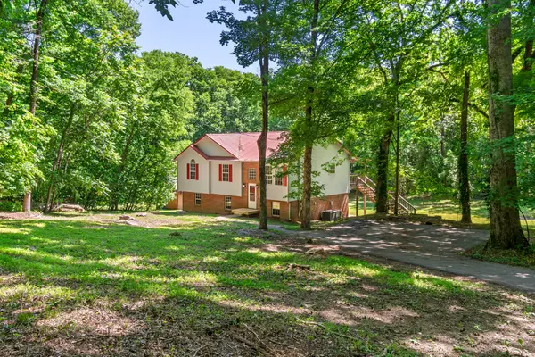 1985 Frank Moore Rd, Culleoka, TN 38451